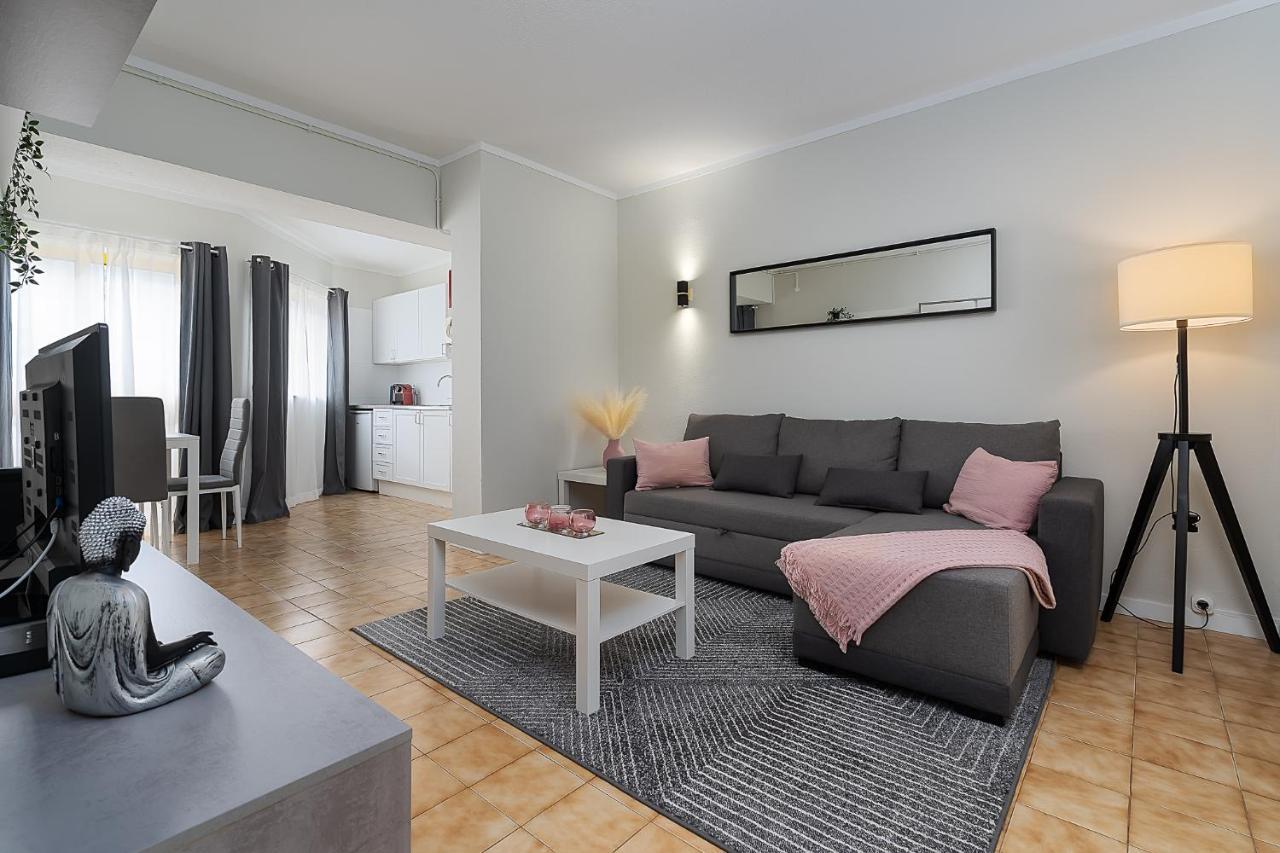 Sunny Flat W/ Balcony & Pool By Lovelystay Portimão Zewnętrze zdjęcie