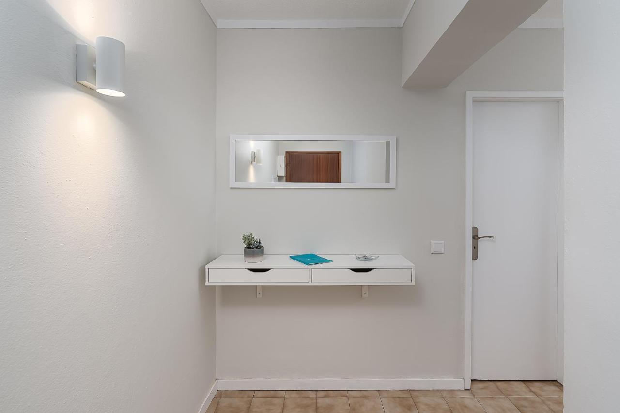 Sunny Flat W/ Balcony & Pool By Lovelystay Portimão Zewnętrze zdjęcie